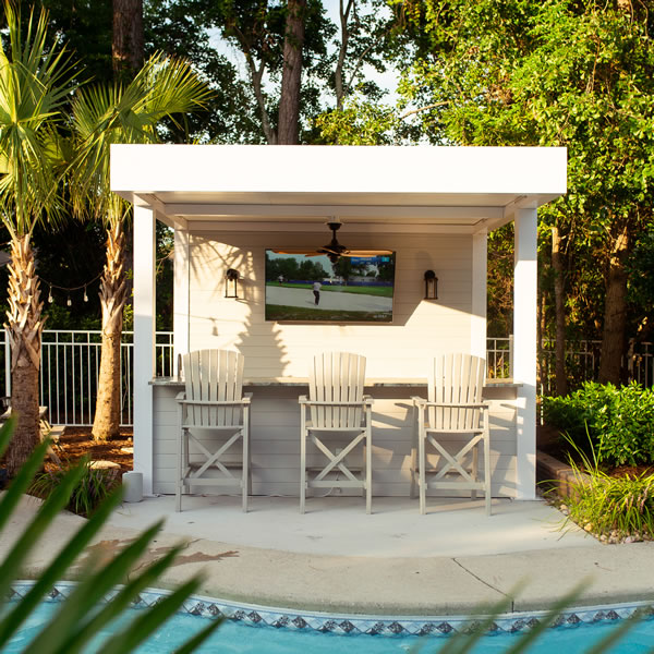 Outdoor kitchen and bar pergola