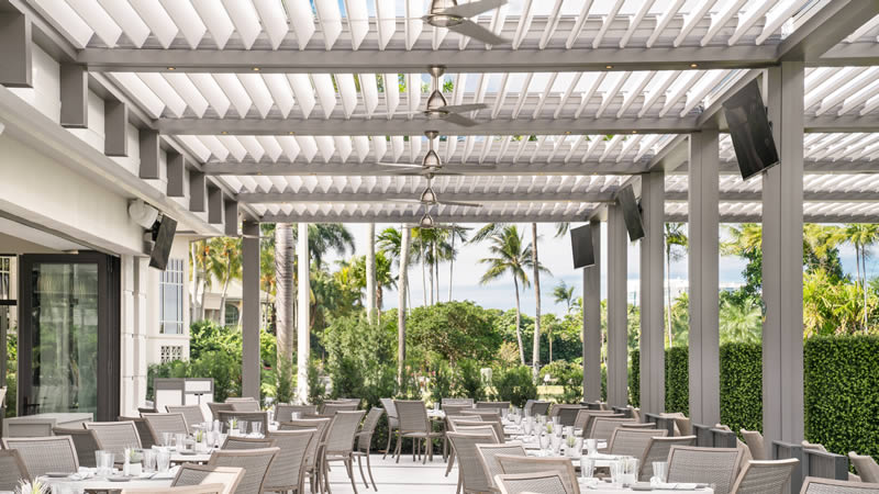 country club restaurant patio covered with automated louvered pergola azenco