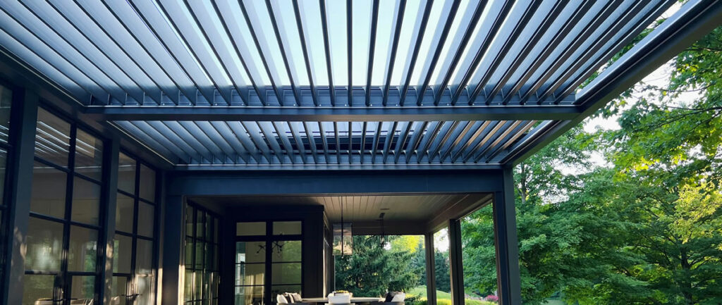 louvered pergola with smart sensors - Indiana